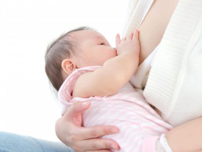 Những điều mẹ bầu cần biết về tắc tia sữa có mủ