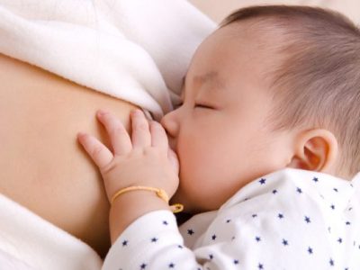 Tổng hợp 7 cách chữa tắc tia sữa nổi cục