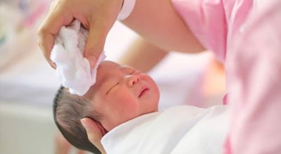 Bảng giá dịch vụ tắm bé sơ sinh tại nhà
