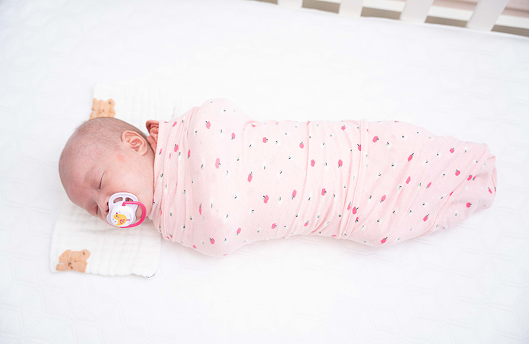 Quấn chũn cho bé tự ngủ để bé theo EASY