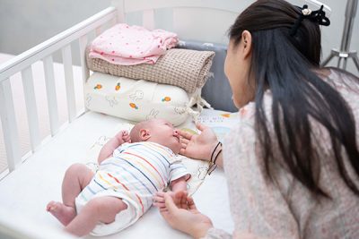 Làm thế nào để trở thành bảo mẫu chăm trẻ sơ sinh chuyên nghiệp?
