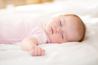 3 điều mẹ cần chú ý khi bé ngủ đêm, nhất là vào mùa đông