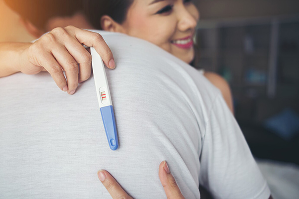 Cha mẹ hạnh phúc vì mang thai