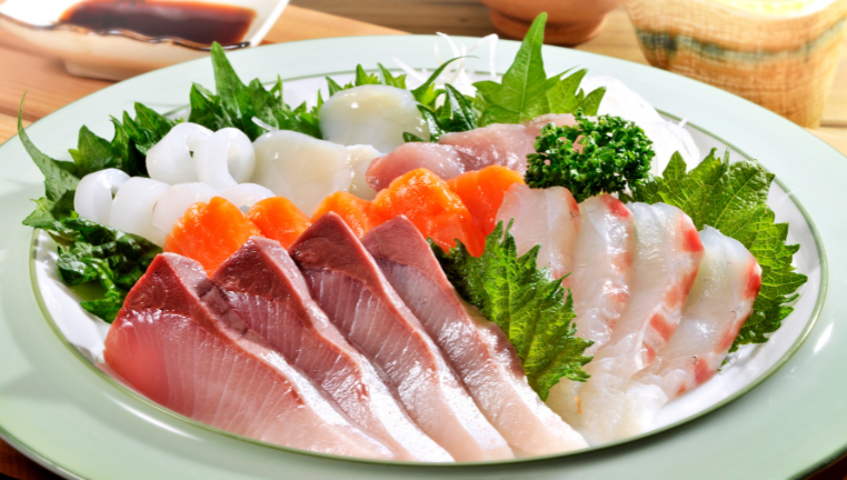 Mẹ bầu tháng cuối hạn chế ăn đồ sống