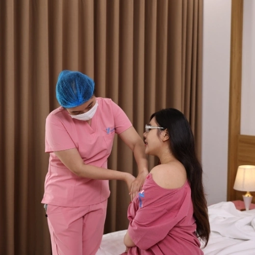 Chăm sóc mẹ theo lịch trình hằng ngày